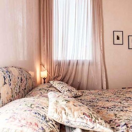 Very Central Apartment In Historical 1600 Palace With Lift A Few Min Walk From San Marco Square Venezia Camera foto