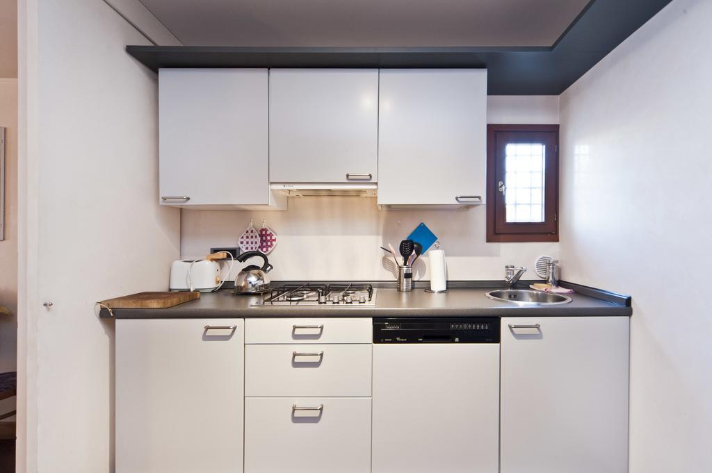 Very Central Apartment In Historical 1600 Palace With Lift A Few Min Walk From San Marco Square Venezia Camera foto