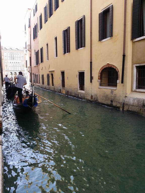 Very Central Apartment In Historical 1600 Palace With Lift A Few Min Walk From San Marco Square Venezia Esterno foto