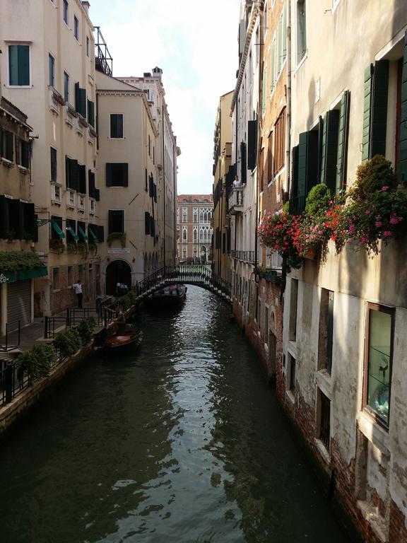 Very Central Apartment In Historical 1600 Palace With Lift A Few Min Walk From San Marco Square Venezia Esterno foto