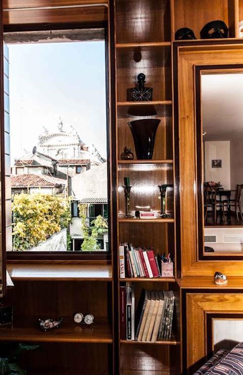 Very Central Apartment In Historical 1600 Palace With Lift A Few Min Walk From San Marco Square Venezia Camera foto
