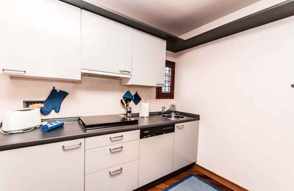 Very Central Apartment In Historical 1600 Palace With Lift A Few Min Walk From San Marco Square Venezia Camera foto
