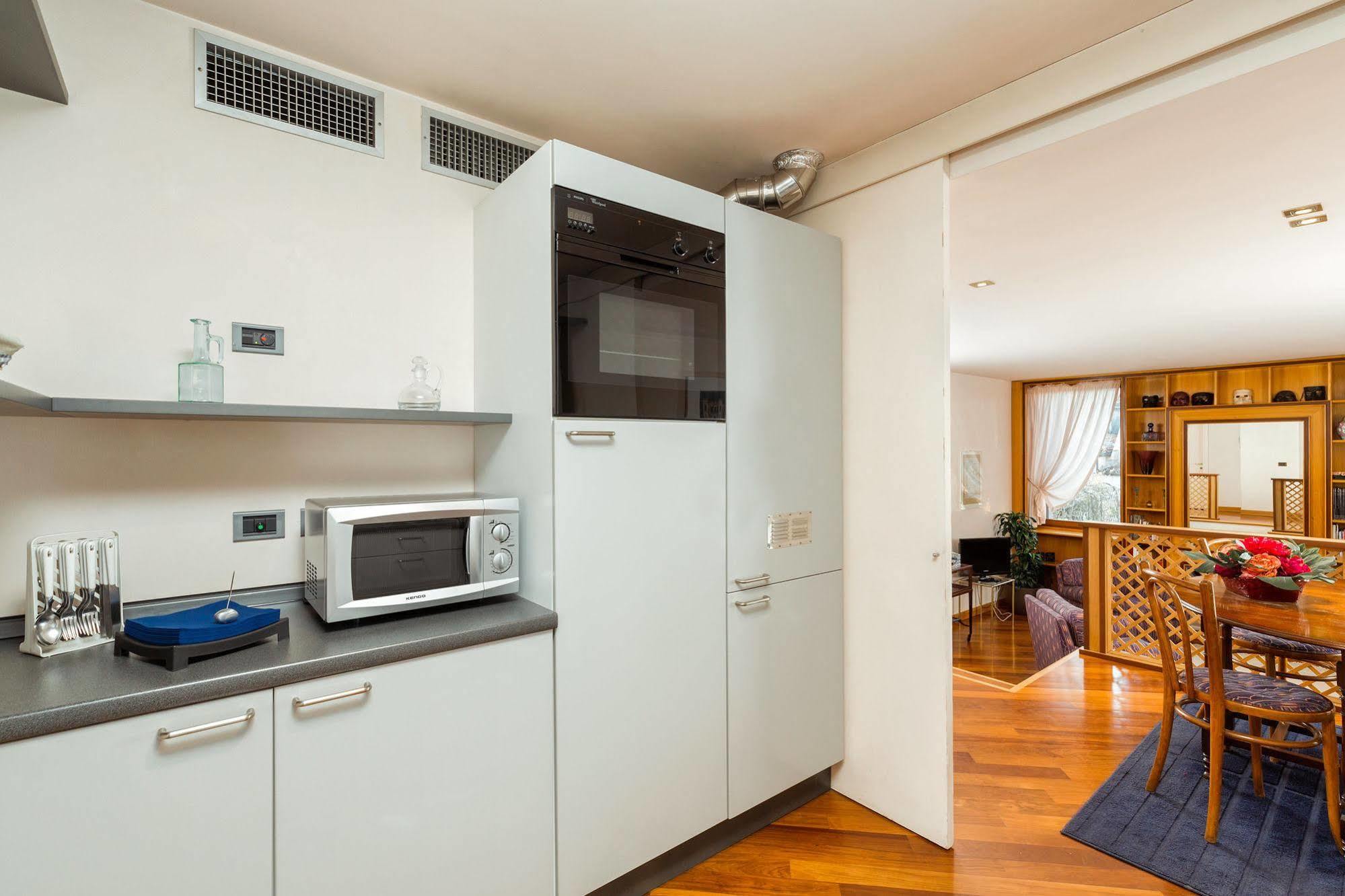 Very Central Apartment In Historical 1600 Palace With Lift A Few Min Walk From San Marco Square Venezia Esterno foto