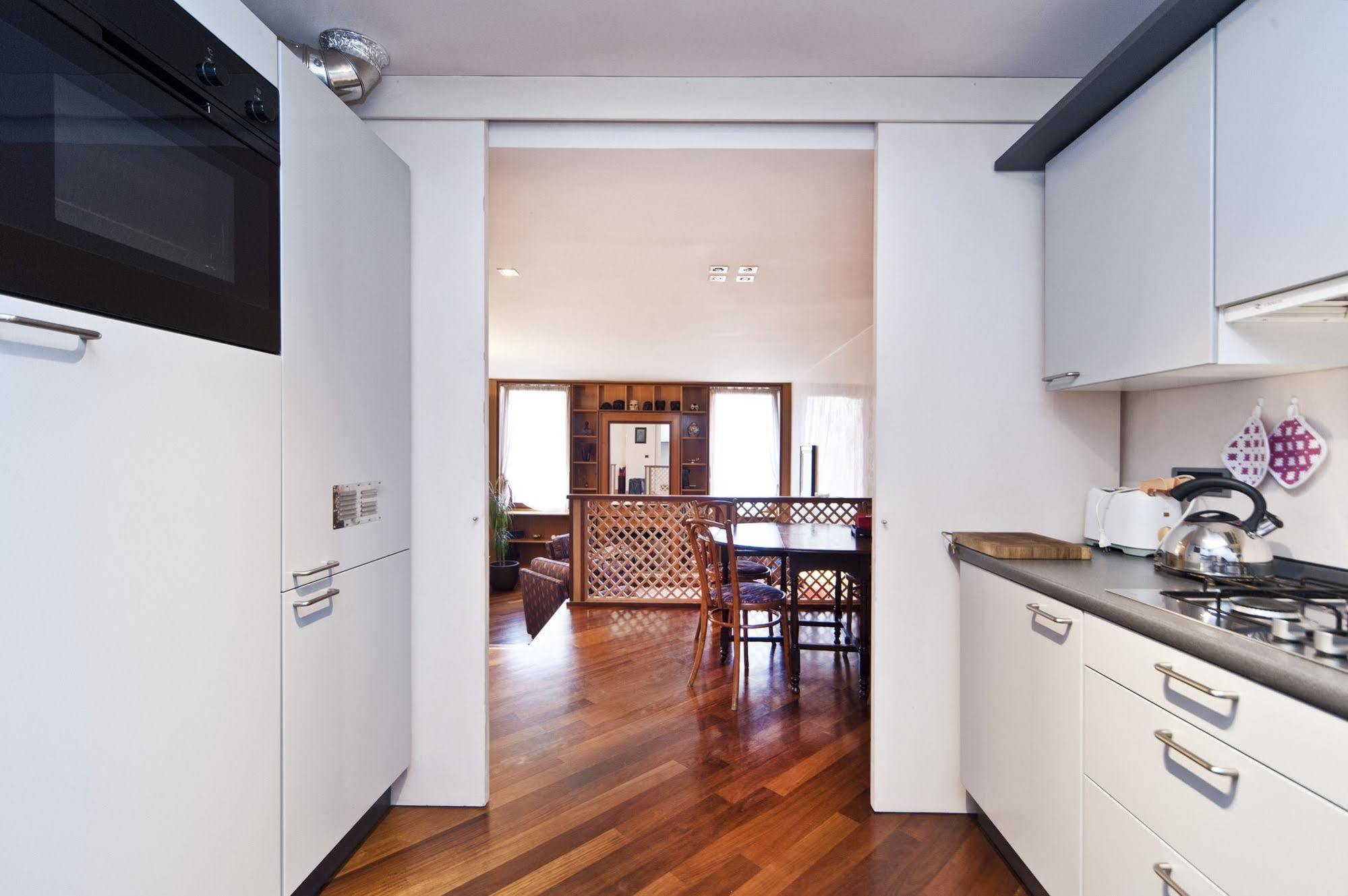 Very Central Apartment In Historical 1600 Palace With Lift A Few Min Walk From San Marco Square Venezia Esterno foto