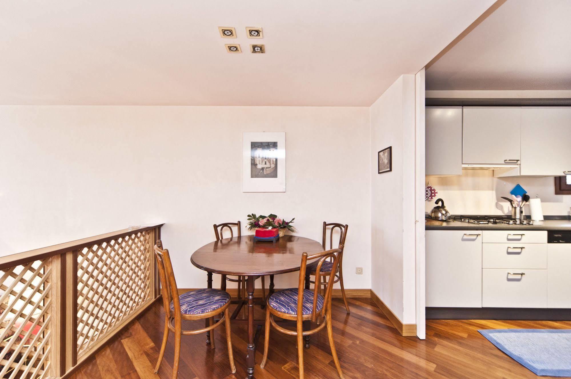 Very Central Apartment In Historical 1600 Palace With Lift A Few Min Walk From San Marco Square Venezia Esterno foto