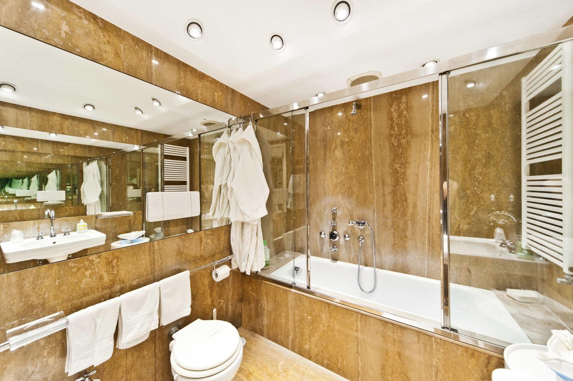 Very Central Apartment In Historical 1600 Palace With Lift A Few Min Walk From San Marco Square Venezia Esterno foto