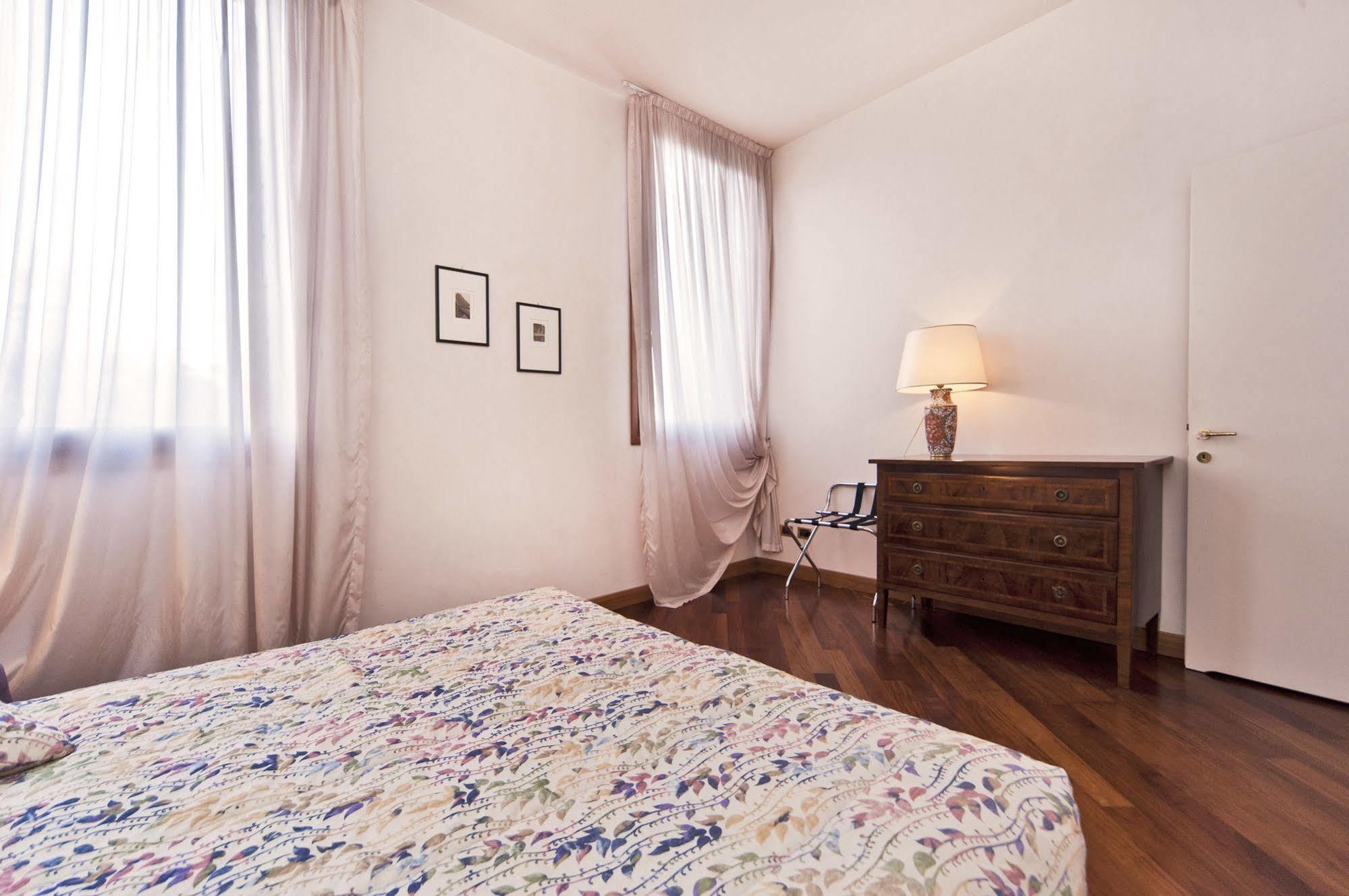 Very Central Apartment In Historical 1600 Palace With Lift A Few Min Walk From San Marco Square Venezia Esterno foto