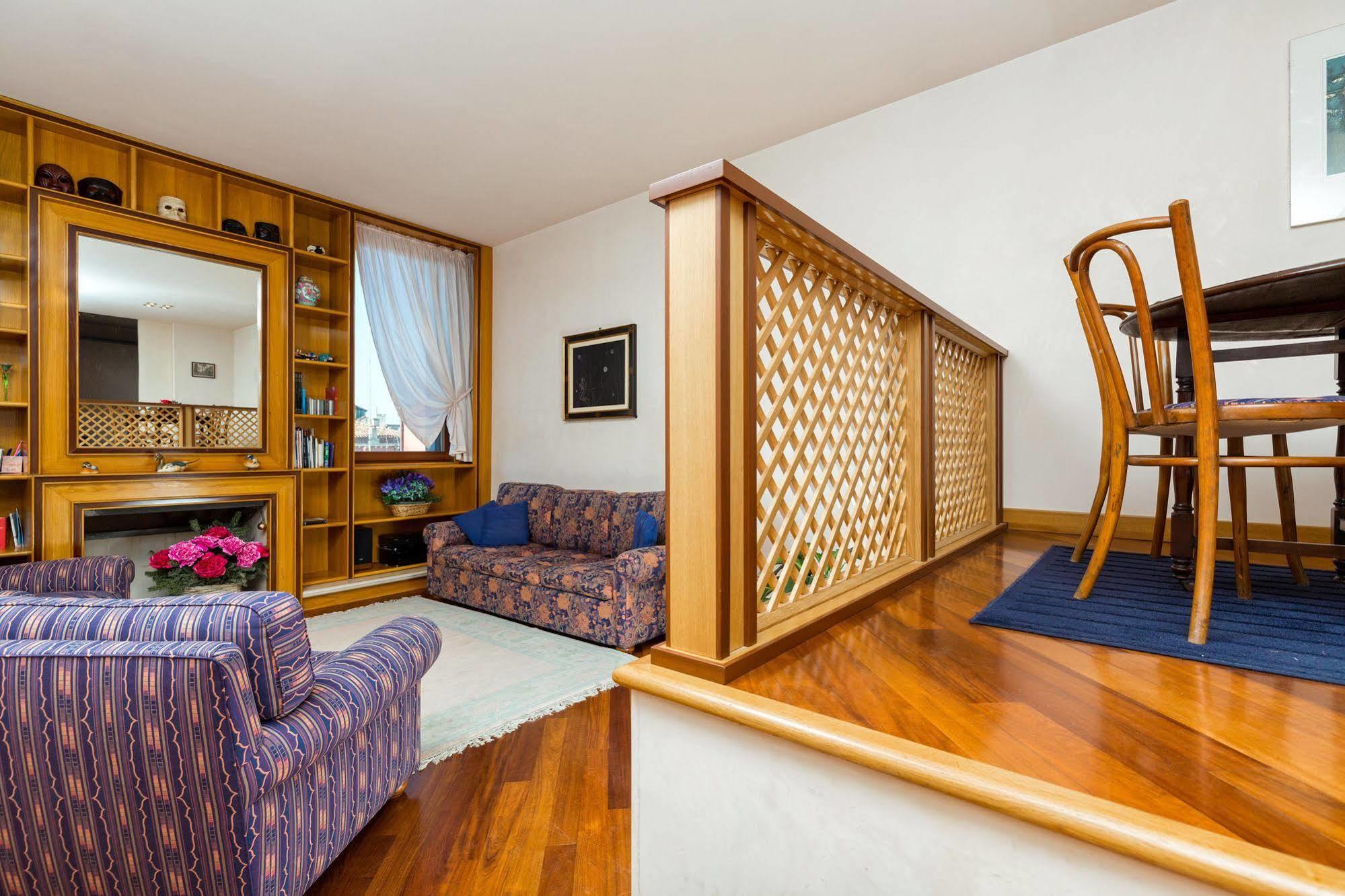 Very Central Apartment In Historical 1600 Palace With Lift A Few Min Walk From San Marco Square Venezia Esterno foto