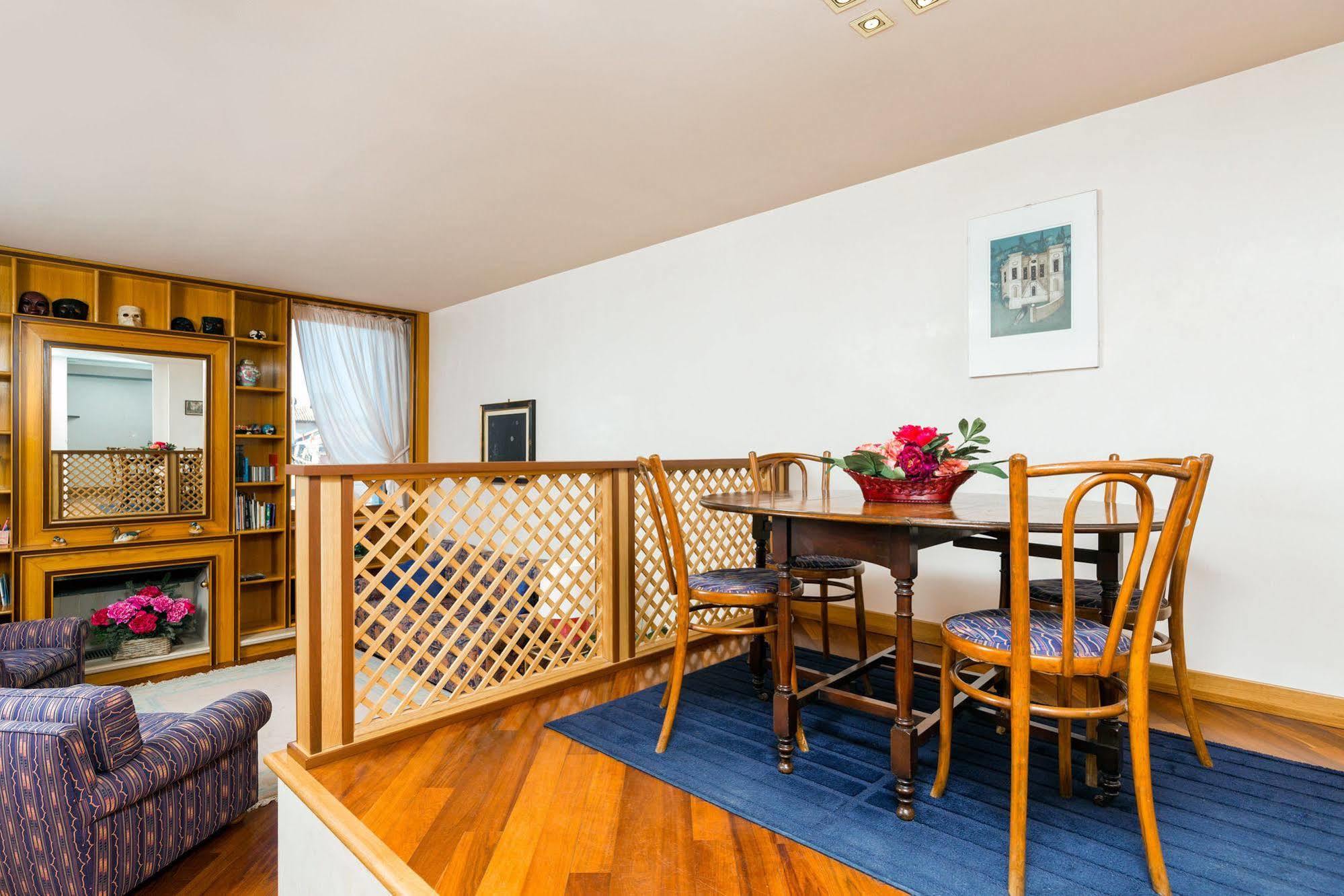 Very Central Apartment In Historical 1600 Palace With Lift A Few Min Walk From San Marco Square Venezia Esterno foto