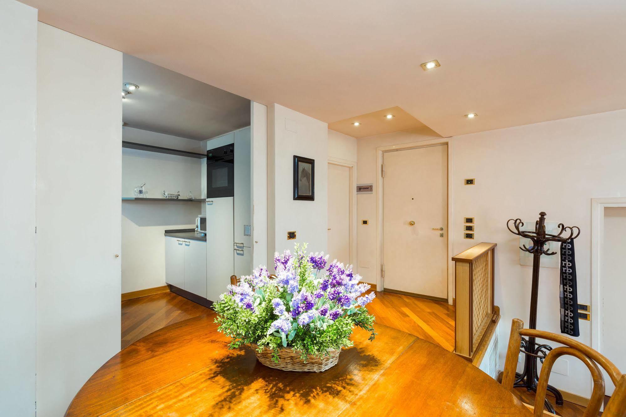 Very Central Apartment In Historical 1600 Palace With Lift A Few Min Walk From San Marco Square Venezia Esterno foto